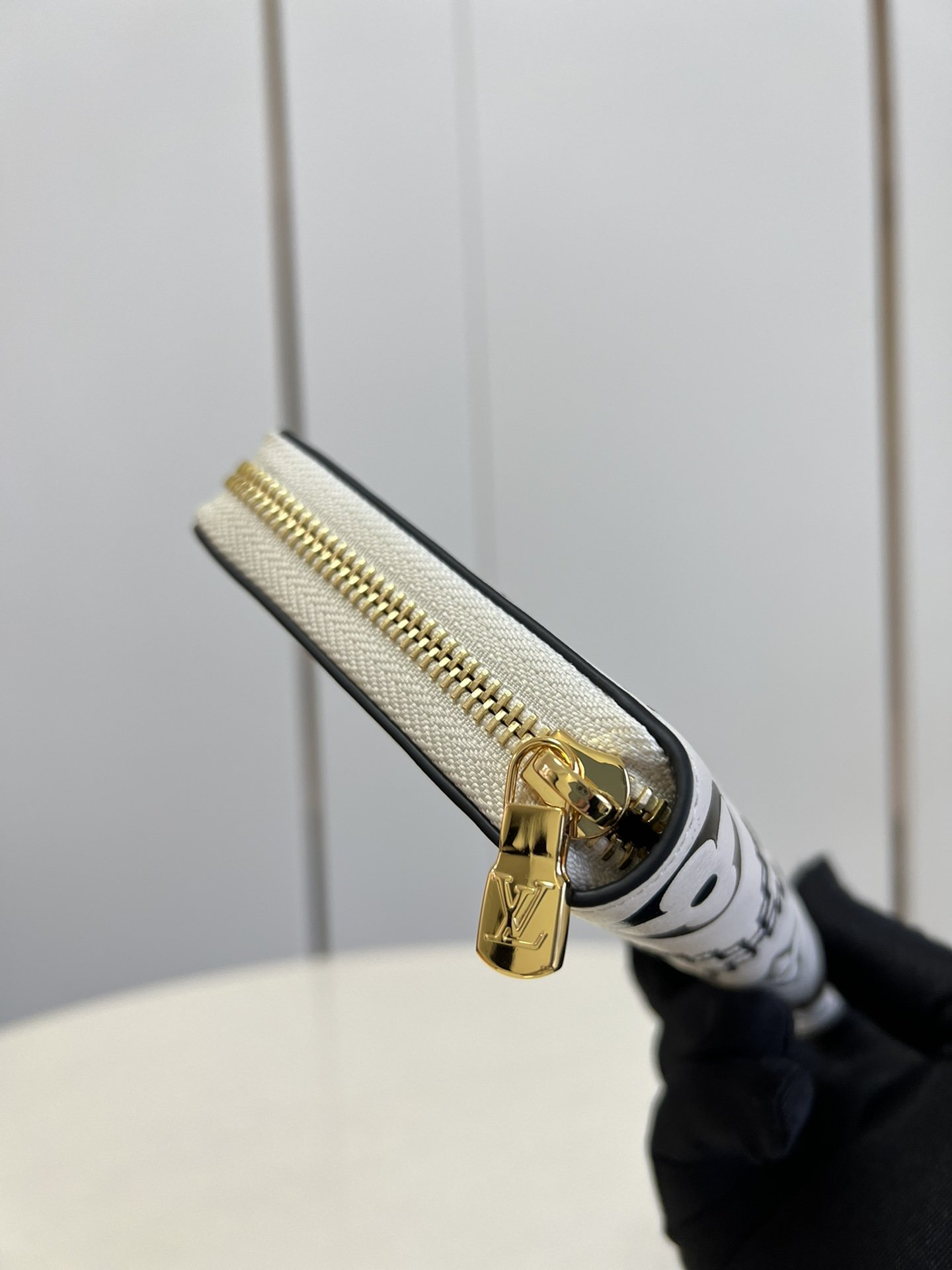 LOUIS VUITTON ZIPPY WALLET BEIGE M81138 - Image 5