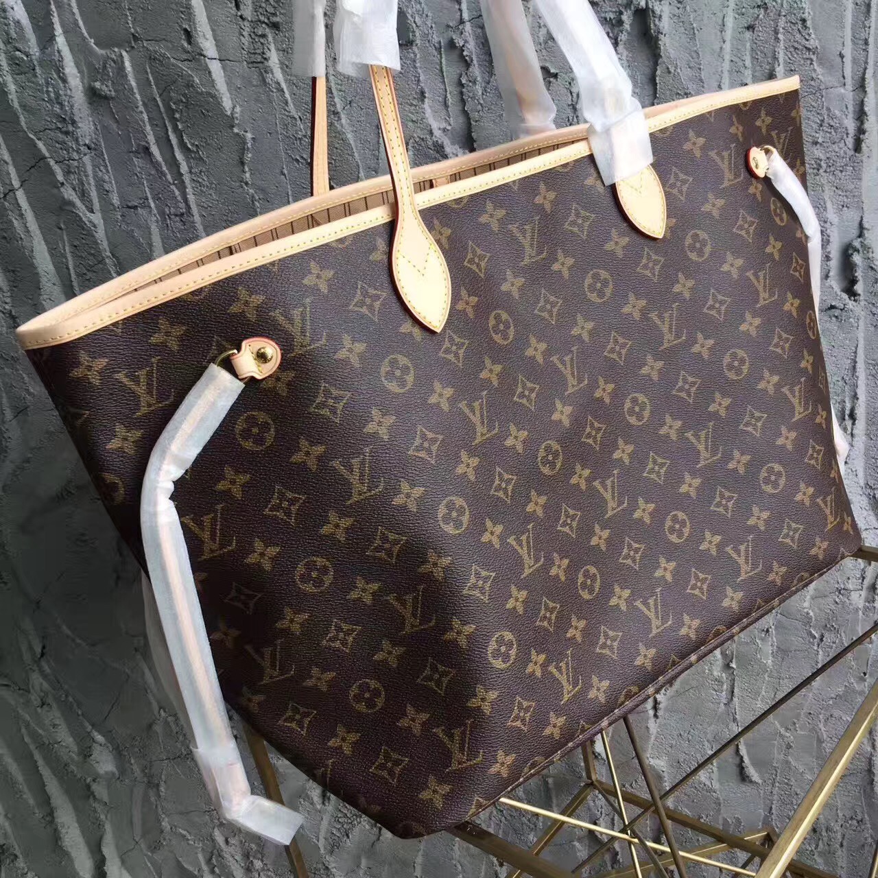 LOUIS VUITTON NEVERFULL GM BEIGE M40990 - Image 2