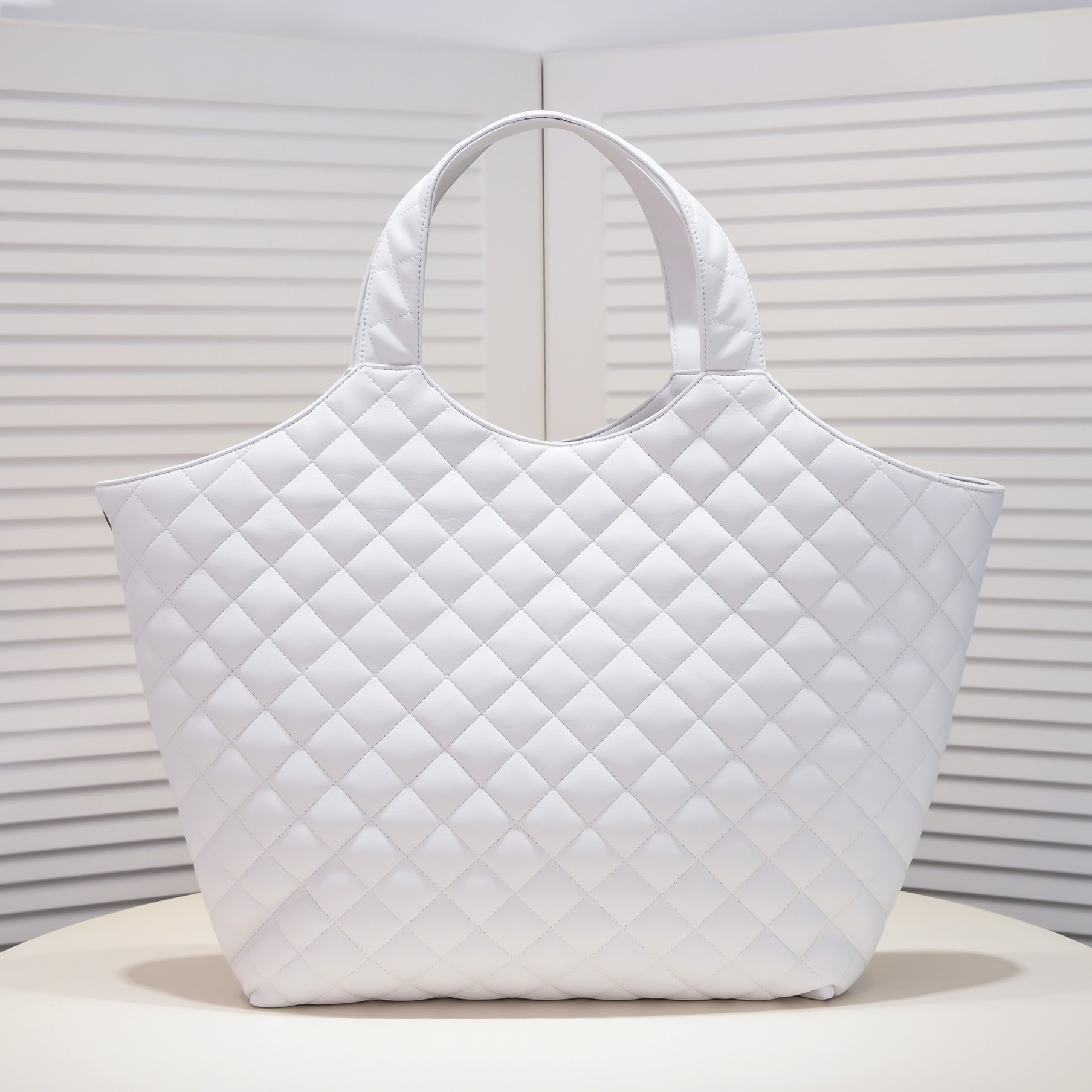 SAINT LAURENT ICARE MAXI SHOPPING BAG IN QUILTED 58CM WHITE 698651AAANG1000 - Image 3