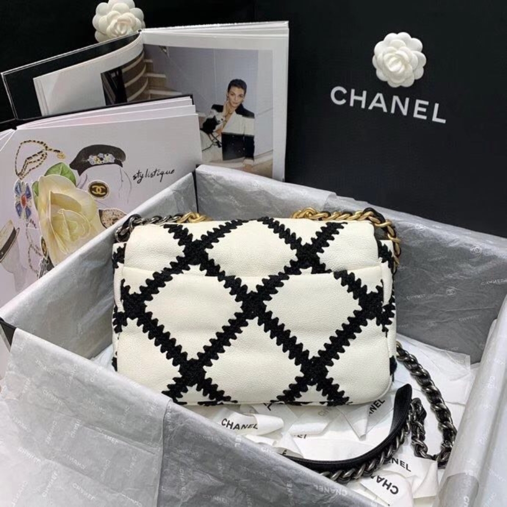 CHANEL 19 FLAP BAG CROCHET GOLD AND SILVER TONE WHITE BLACK 24CM AS1160 B04824 C0200 - Image 3
