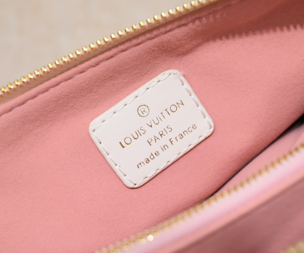 LOUIS VUITTON BOLSO COUSSIN PM WHITE 26CM M21209 - Image 2