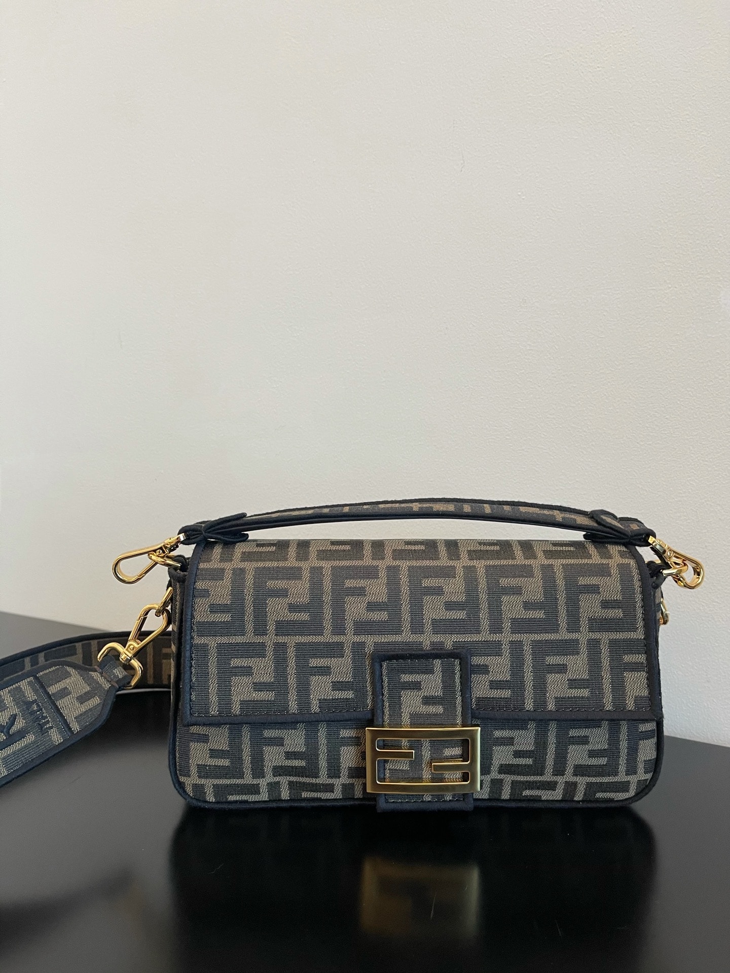 FENDI BAGUETTE JACQUARD FF FABRIC BAG 26CM 8BR600A6V5F17U4 - Image 6