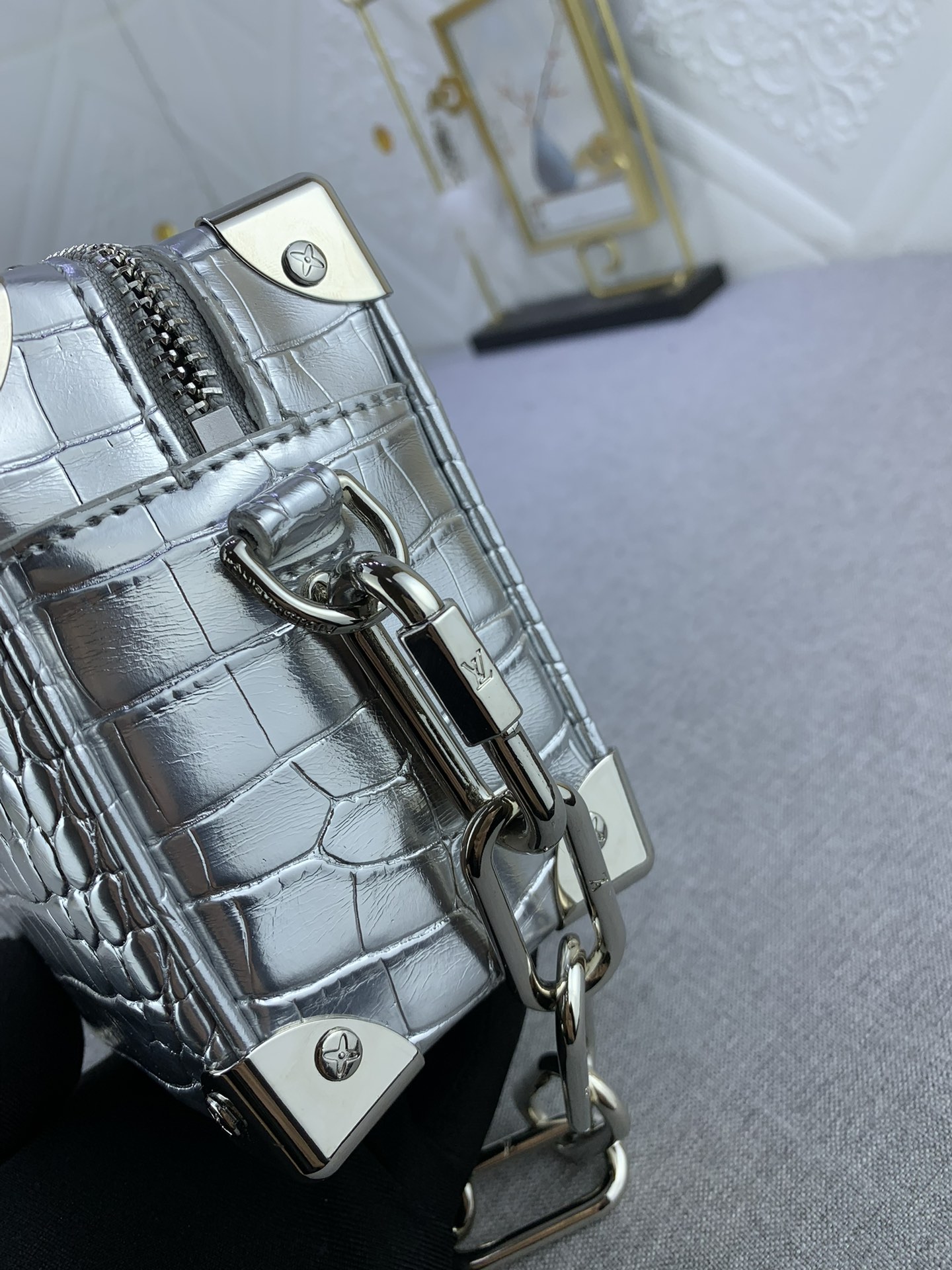 LOUIS VUITTON MINI SOFT TRUNK CROCODILIAN SILVER LEATHER 18.5CM N80956 - Image 5
