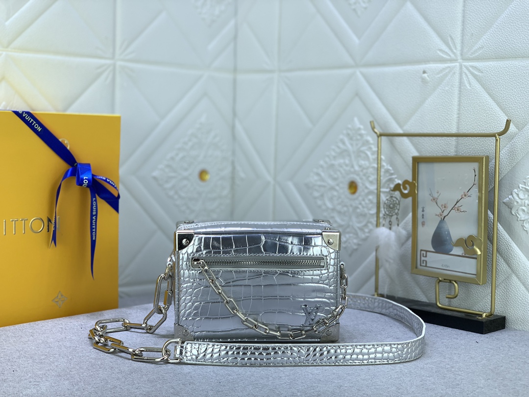 LOUIS VUITTON MINI SOFT TRUNK CROCODILIAN SILVER LEATHER 18.5CM N80956 - Image 9