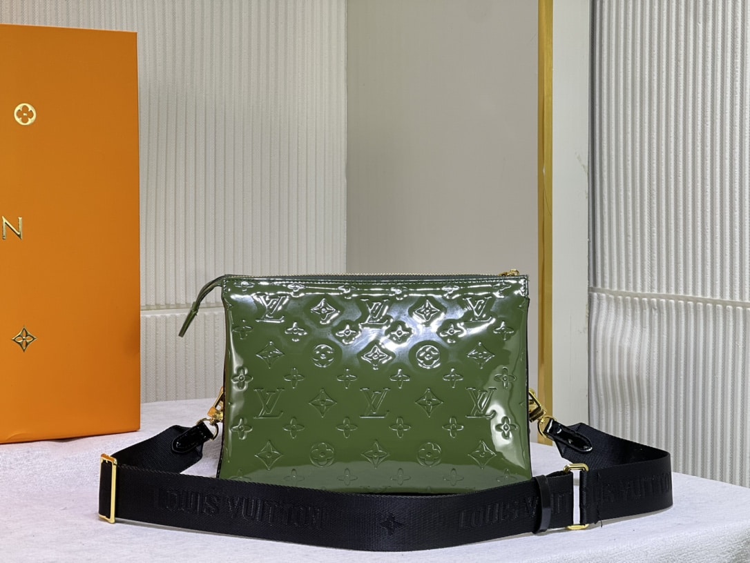 LOUIS VUITTON COUSSIN PM BAG GREEN 26CM M20565 - Image 6