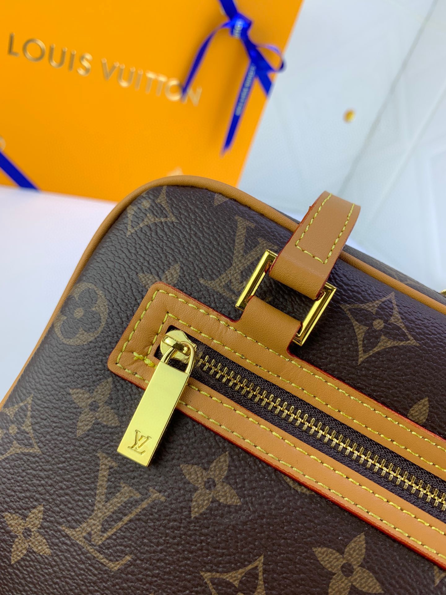 LOUIS VUITTON MONOGRAM POCHETTE CITE SHOULDER BAG 26CM M51182 - Image 10