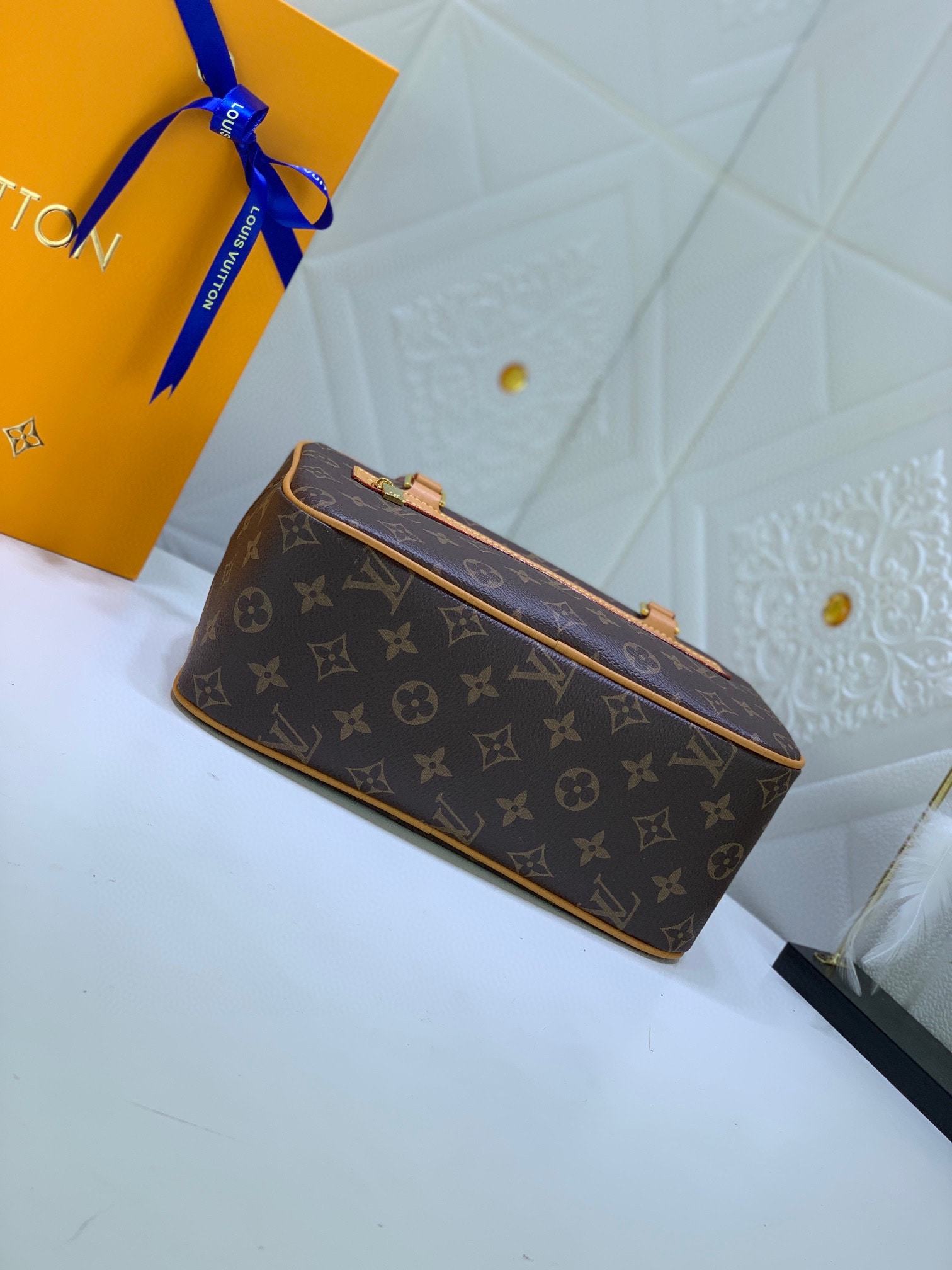 LOUIS VUITTON MONOGRAM POCHETTE CITE SHOULDER BAG 26CM M51182 - Image 8