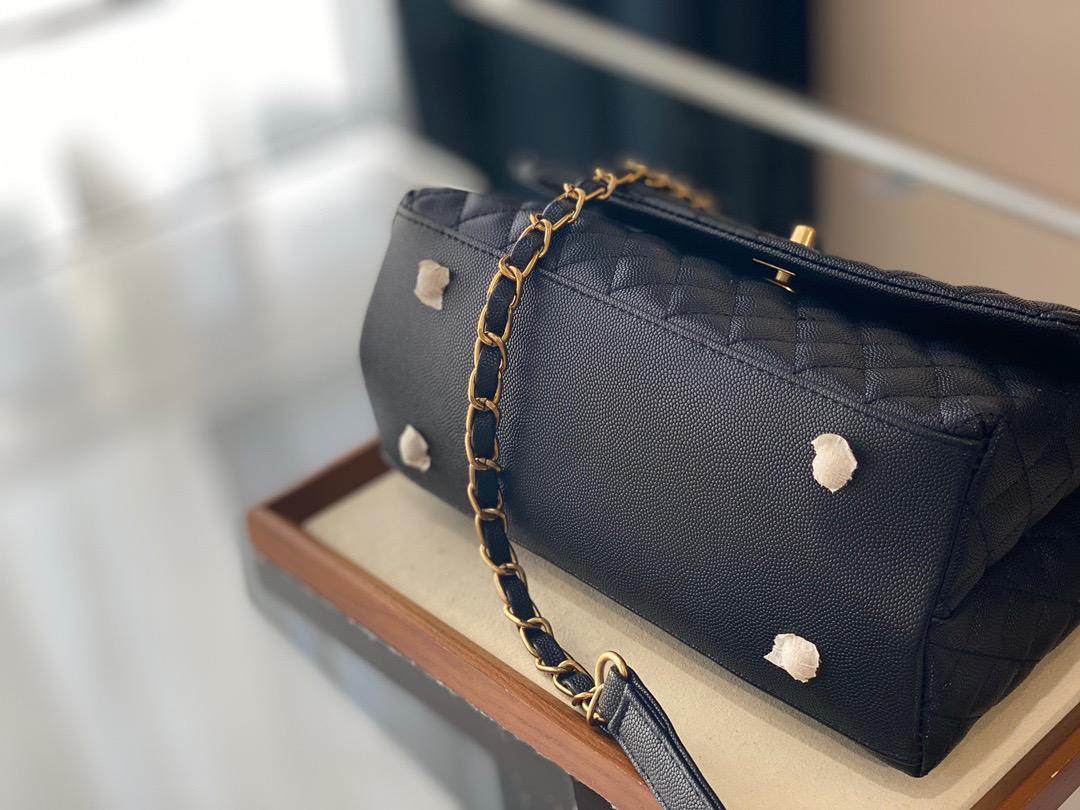 CHANEL MEDIUM COCO HANDLE BAG GOLD HARDWARE BLACK 23CM - Image 4