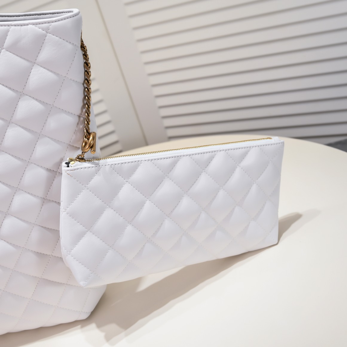 SAINT LAURENT ICARE MAXI SHOPPING BAG IN QUILTED 58CM WHITE 698651AAANG1000 - Image 6