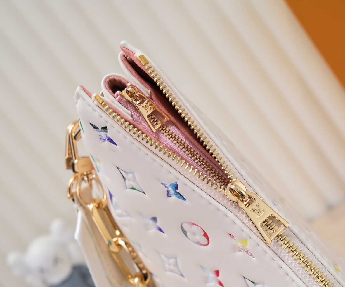 LOUIS VUITTON BOLSO COUSSIN PM WHITE 26CM M21209 - Image 4