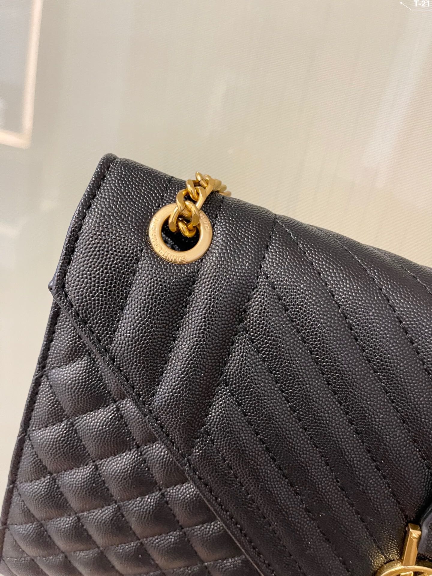 SAINT LAURENT ENVELOPE LARGE BAG IN MIX MATELASSÉ GRAIN DE POUDRE EMBOSSED BLACK GOLD 31CM 600166BOW911000 - Image 2