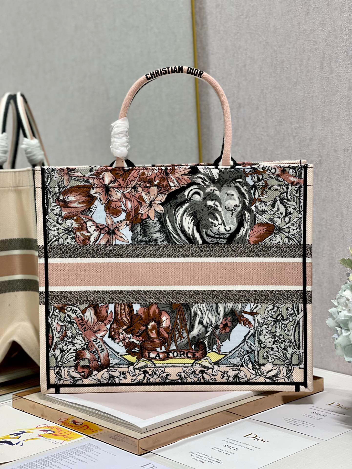 DIOR LARGE BOOK TOTE MULTICOLOR LA FORCE EMBROIDERY 42CM M1286ZFOR M884 - Image 6