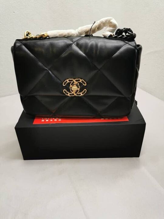 CHANEL 19 FLAP BAG IN GOLD 26CM - Image 2