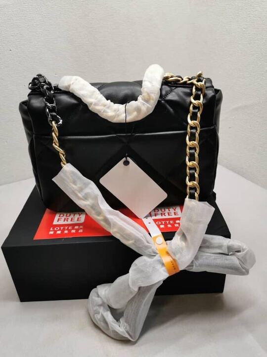 CHANEL 19 FLAP BAG IN GOLD 26CM - Image 3