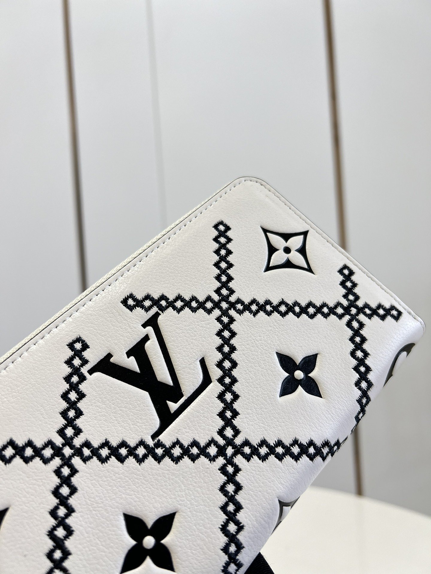 LOUIS VUITTON ZIPPY WALLET BEIGE M81138 - Image 3