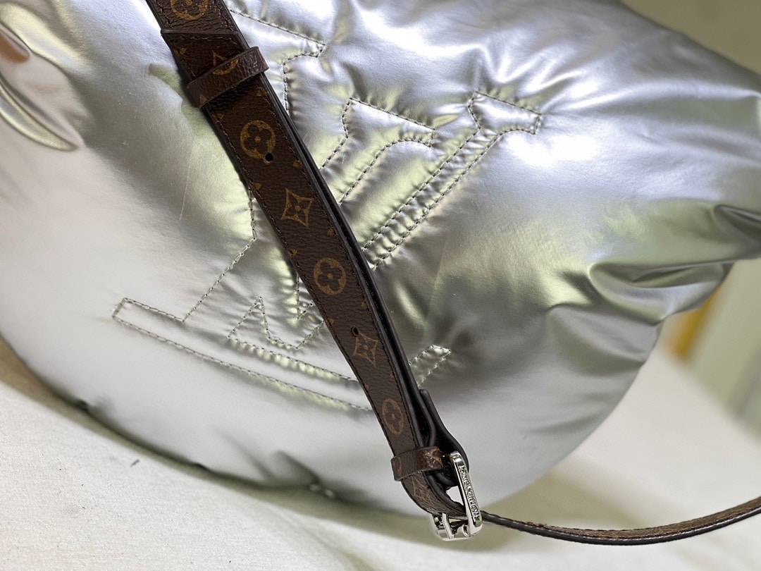 LOUIS VUITTON MAXI BUMBAG SILVER 44CM M20971 - Image 6