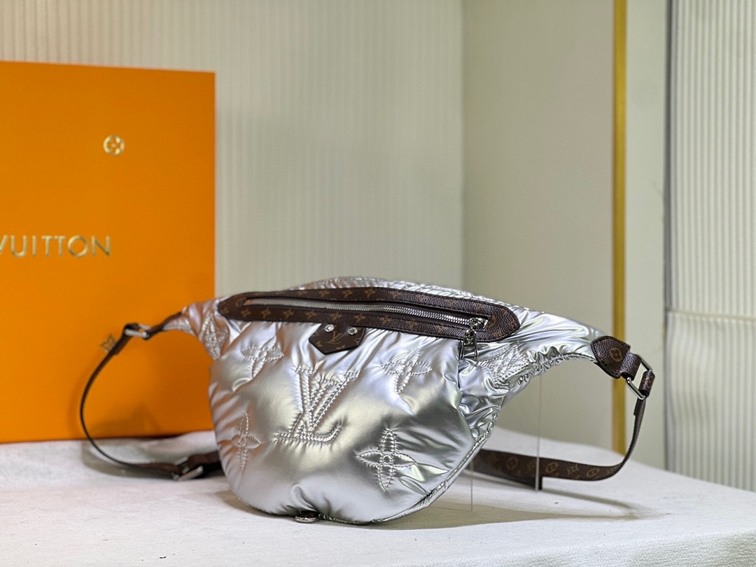 LOUIS VUITTON MAXI BUMBAG SILVER 44CM M20971 - Image 5