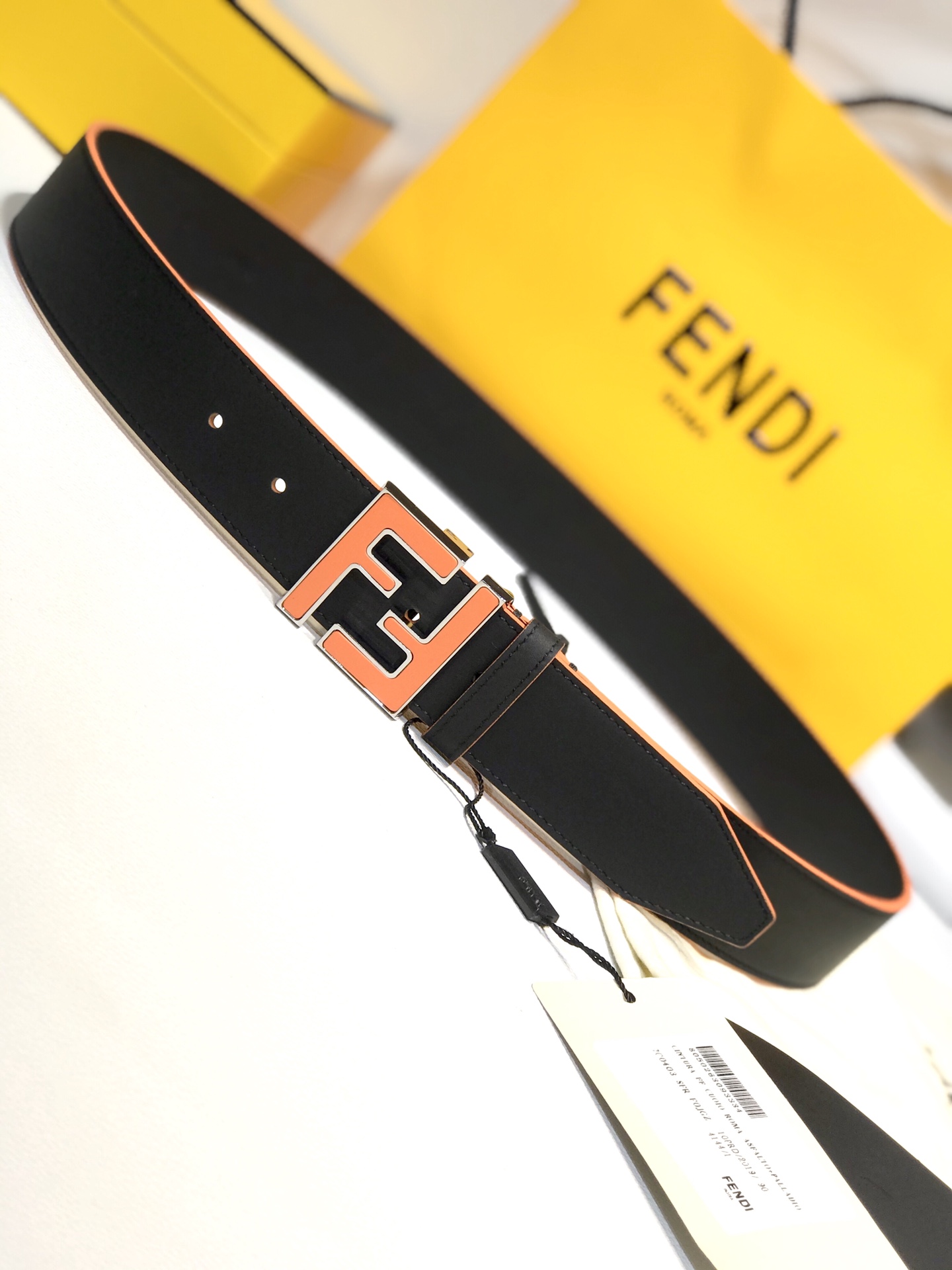 FENDI FF BLACK LEATHER BETL NEON ORANGE 40MM - Image 2