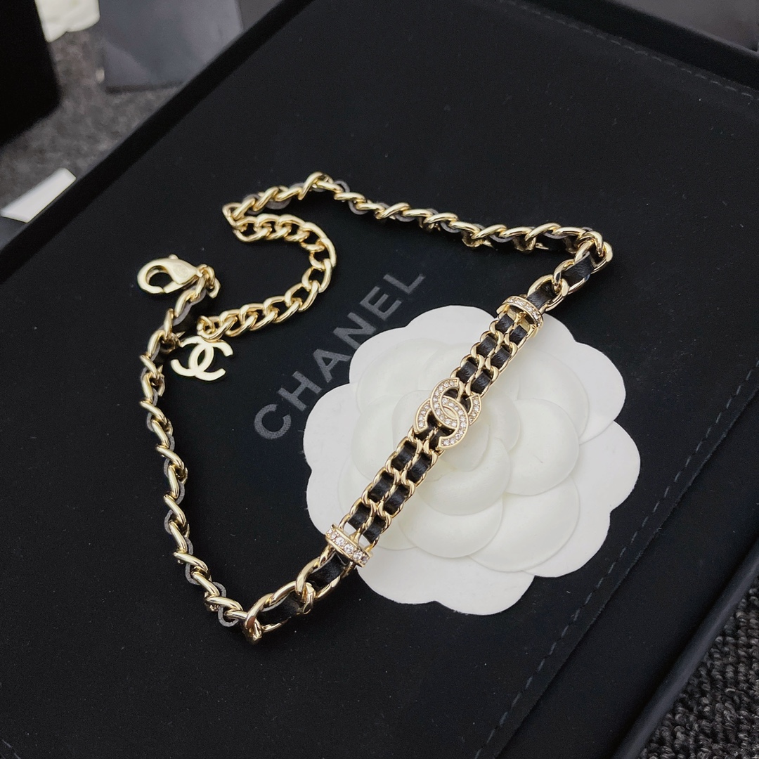 CHANEL NECKLACE - Image 6