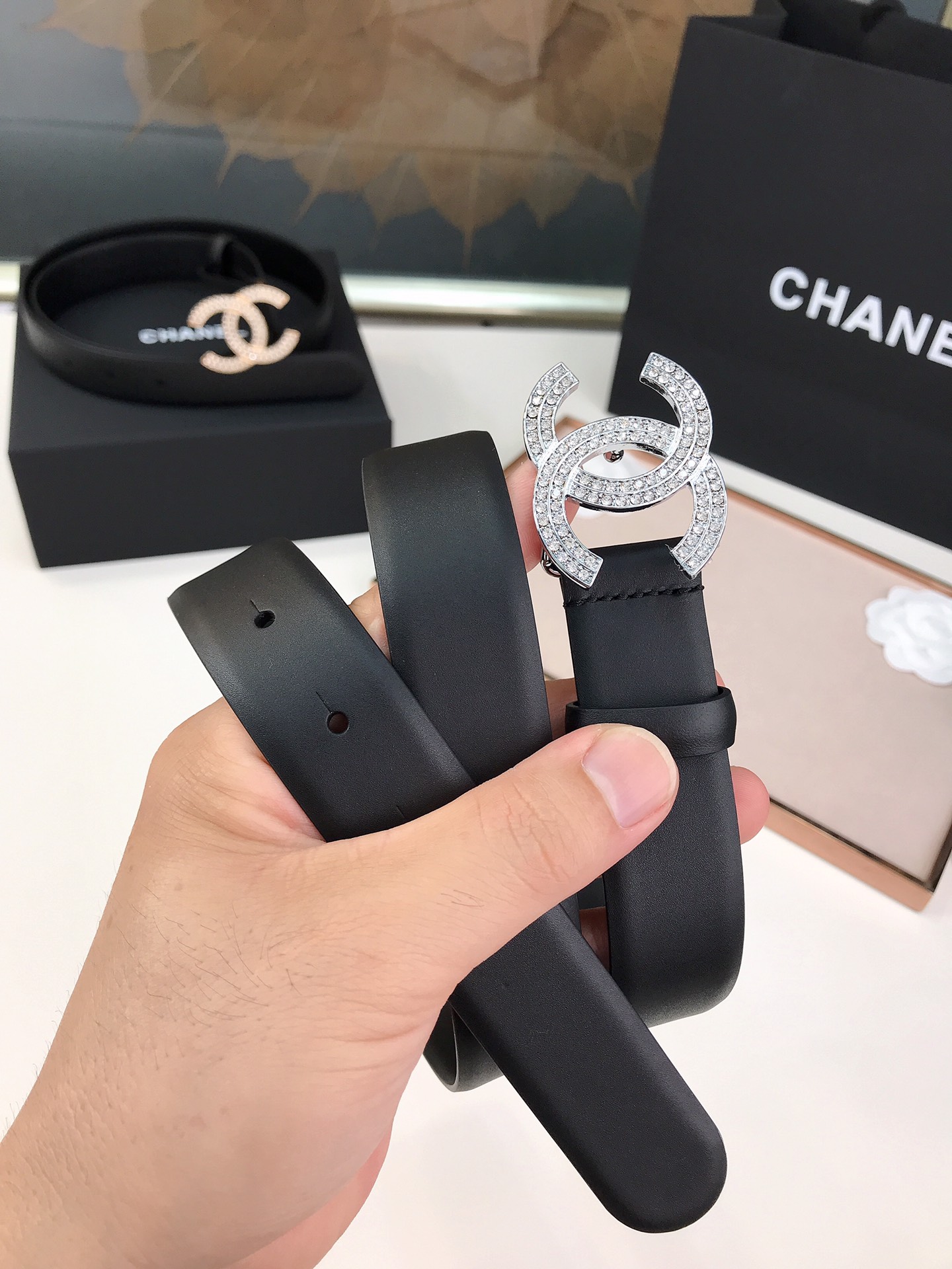 CHANEL PEARL CRYSTAL SILVER QUEEN OF FRANCE CC BELT 28MM - Image 5