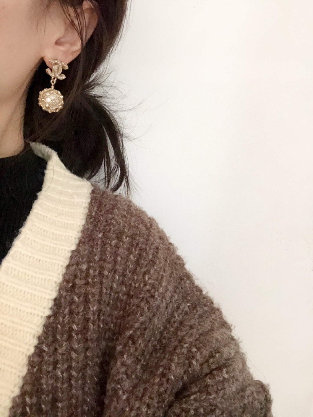 CHANEL GOLD CAGED PEARL EARRINGS - Image 6