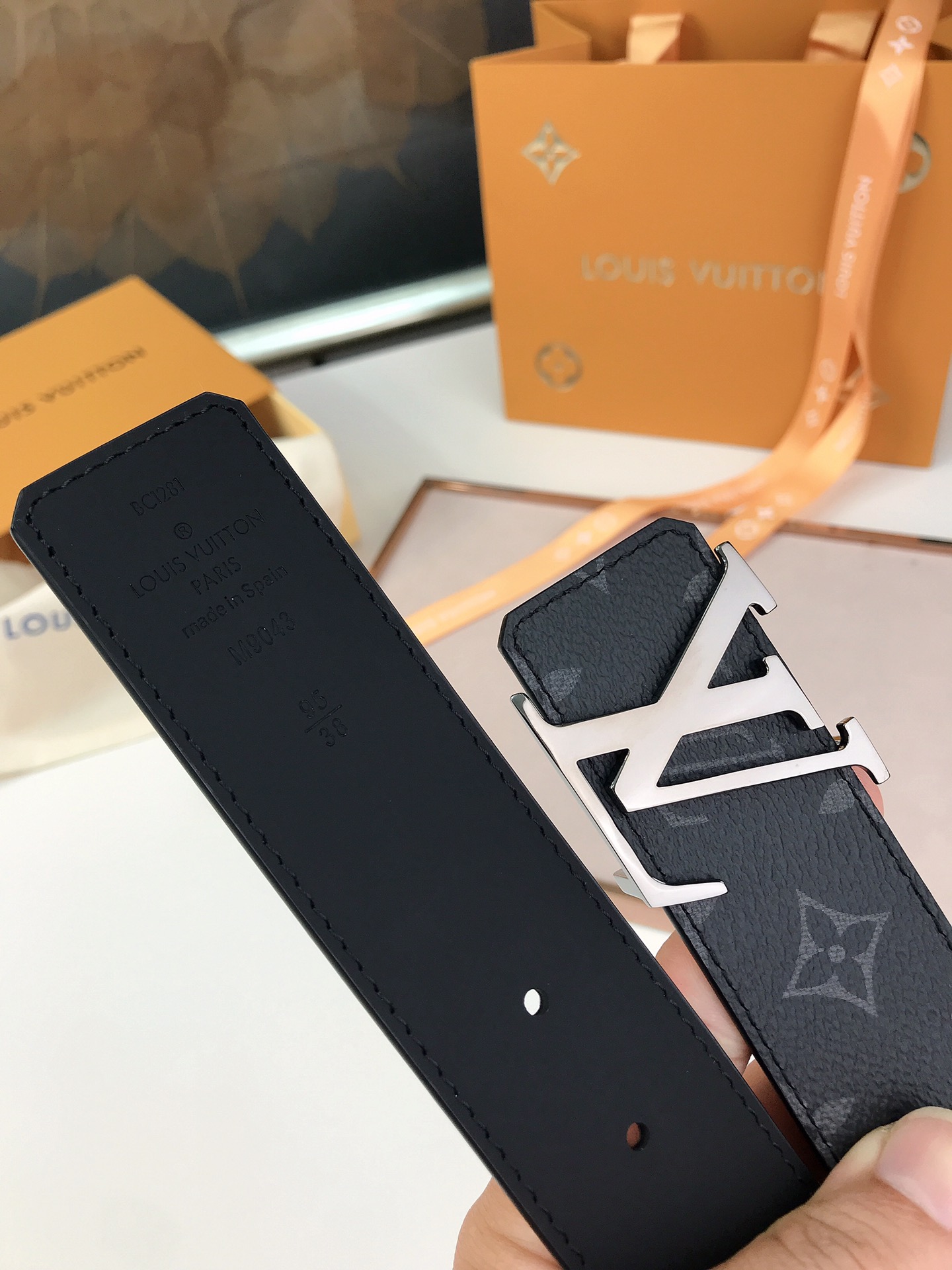 LOUIS VUITTON LV INITIALES REVERSIBLE BELT MONOGRAM ECLIPSE SILVER METAL 4CM - Image 2