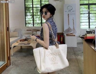 CHANEL SHOPPING BAG WITH PEARLS WHITE 38CM - Image 2