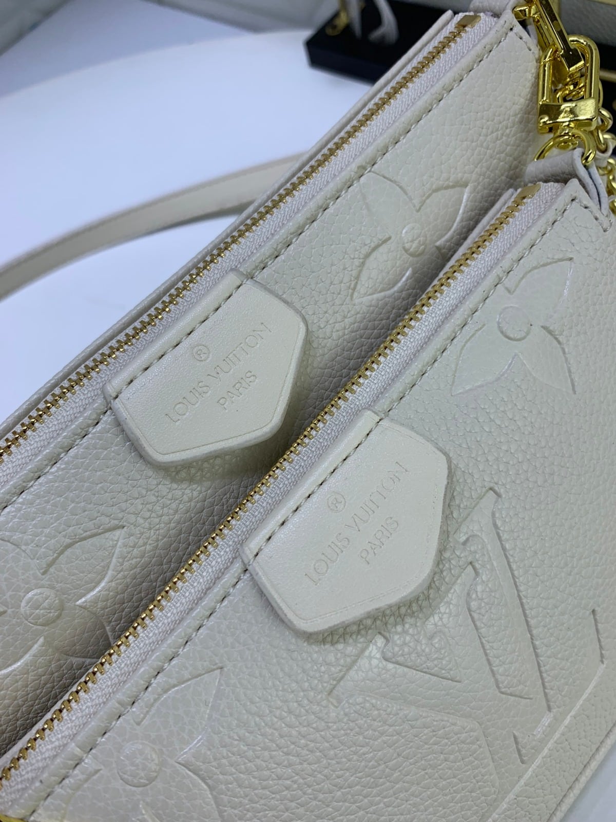 LOUIS VUITTON MULTI POCHETTE ACCESSOIRES CREAM 18CM M46568 - Image 4