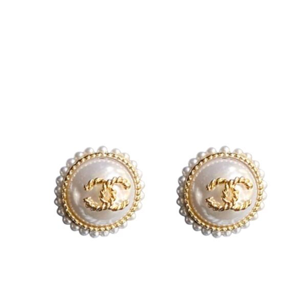 CHANEL BUTTON PEARL EARRINGS