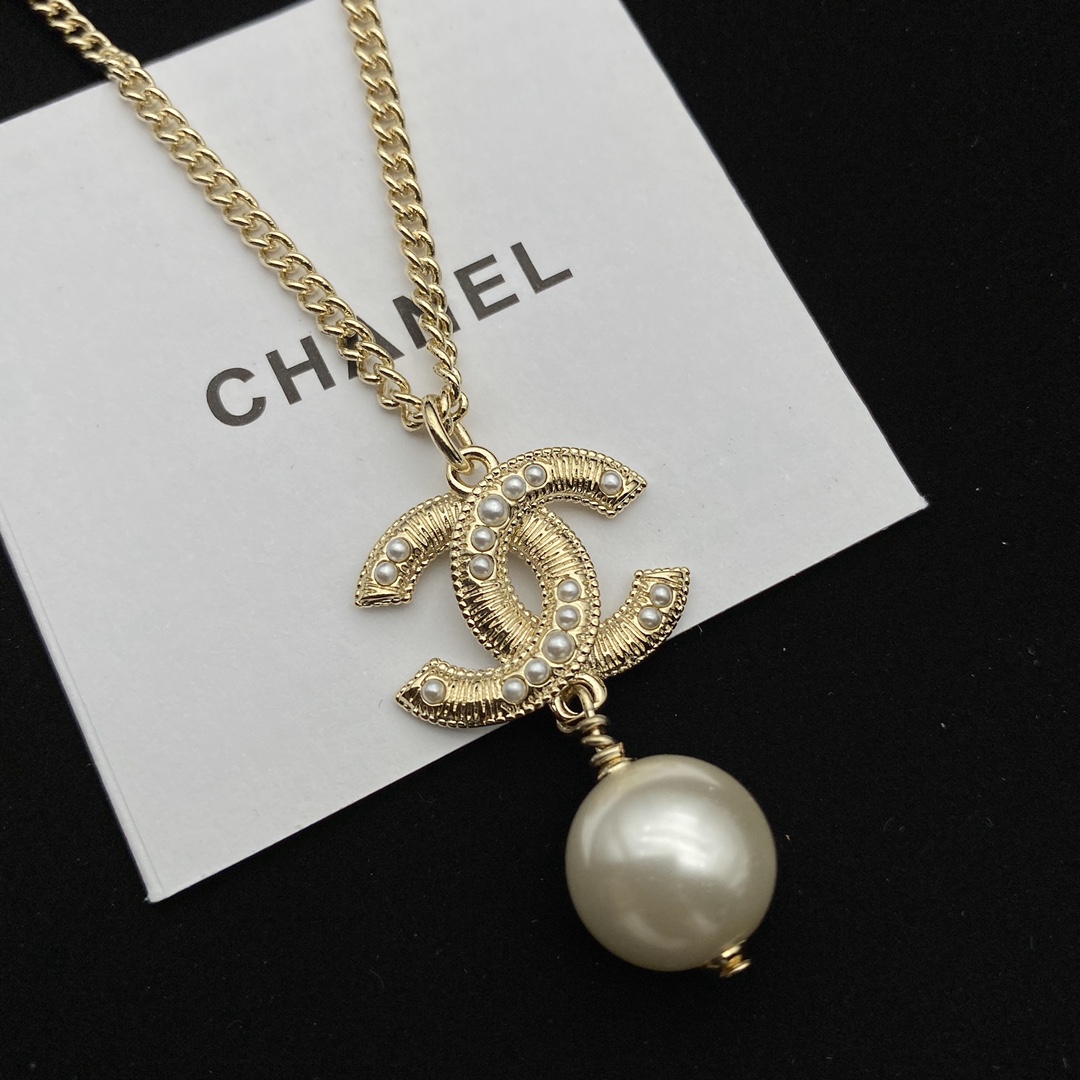 CHANEL CC PEARL GOLD NECKLACE - Image 3