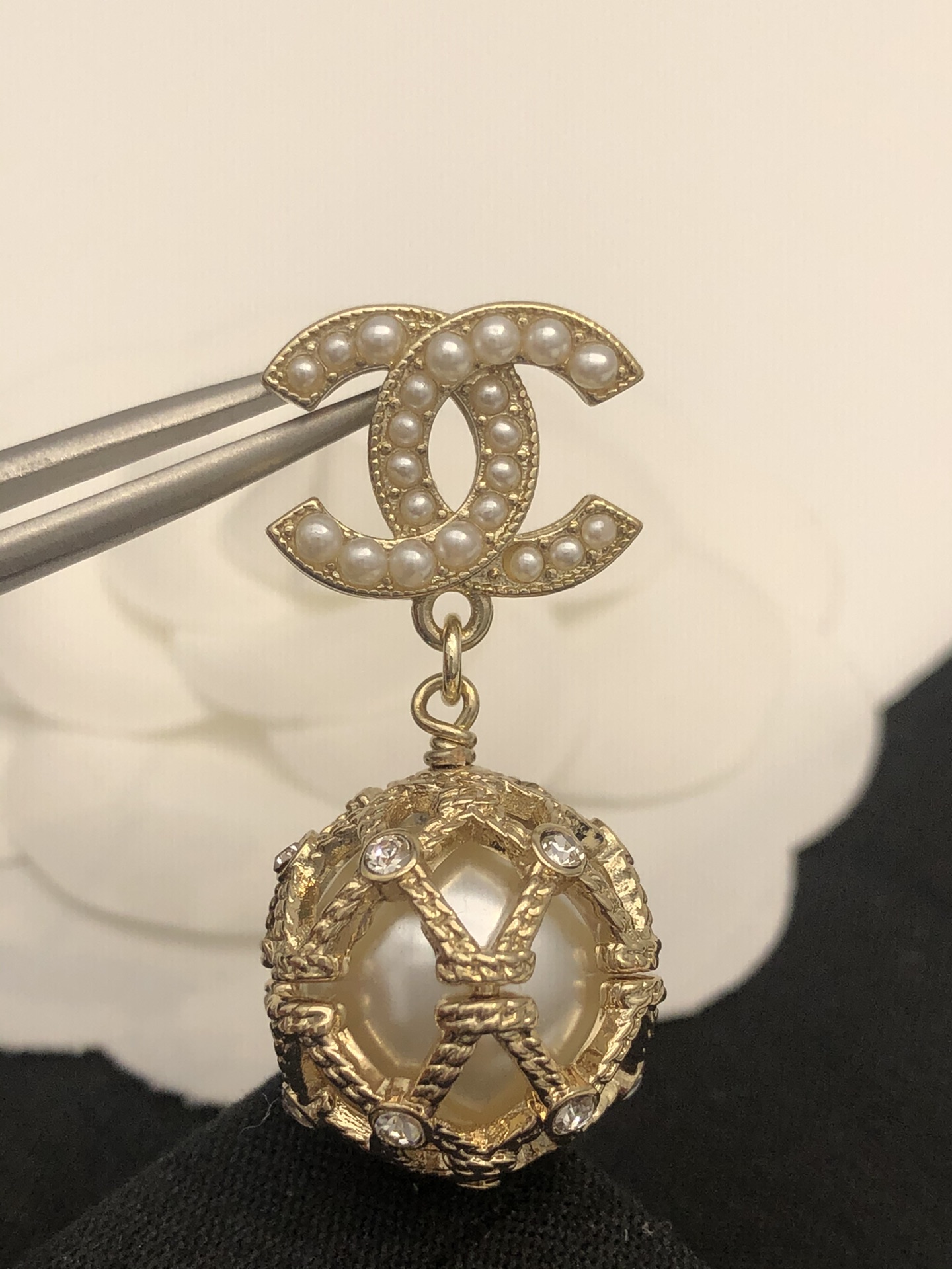 CHANEL GOLD CAGED PEARL EARRINGS - Image 2