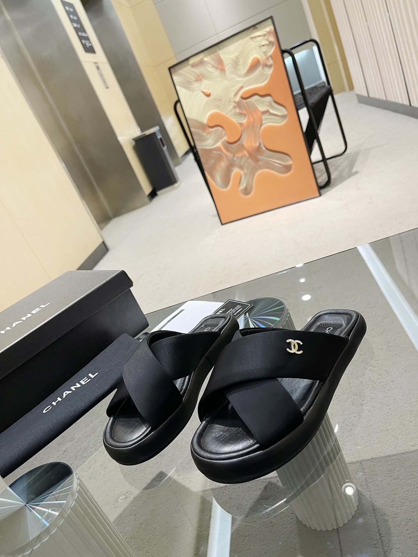 CHANEL CC LOGO CRISS CROSS SLIDES BLACK - Image 7