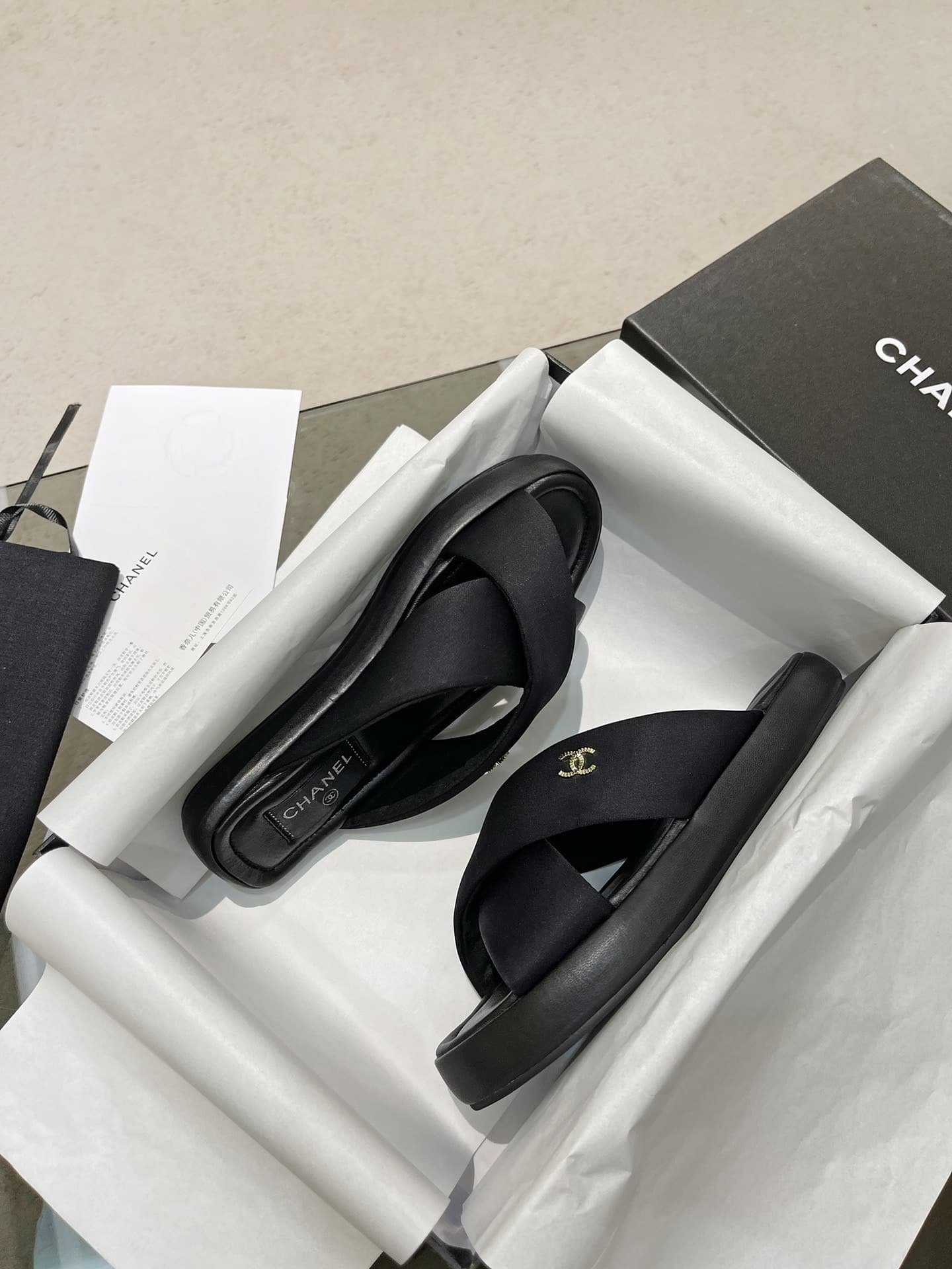 CHANEL CC LOGO CRISS CROSS SLIDES BLACK - Image 2