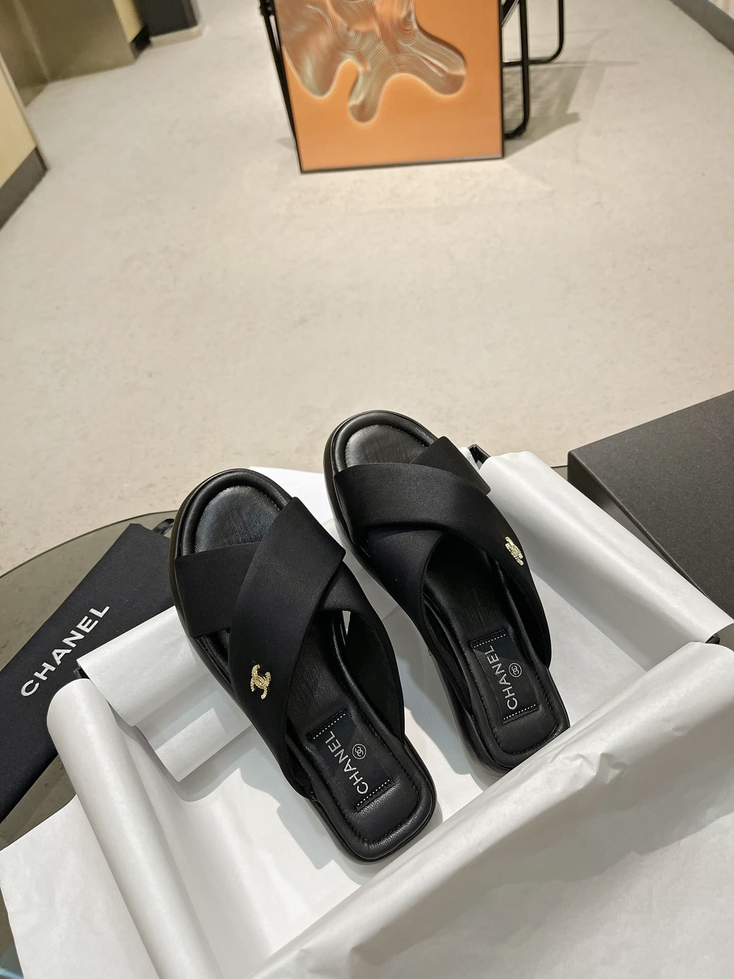 CHANEL CC LOGO CRISS CROSS SLIDES BLACK - Image 6