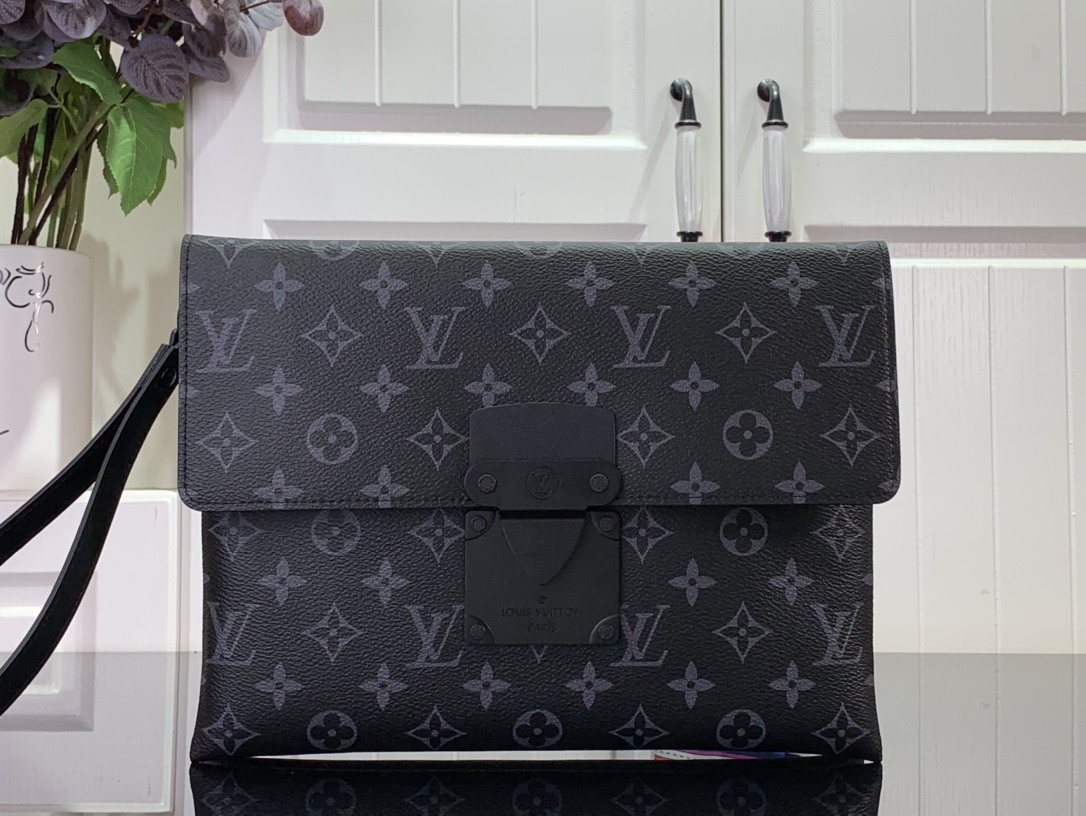 LOUIS VUITTON S LOCK A4 POUCH BLACK 28CM - Image 2
