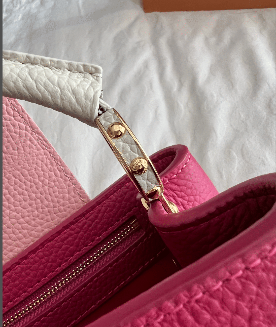 LOUIS VUITTON CAPUCINES TAURILLON DARK PINK 27CM M20845 - Image 4