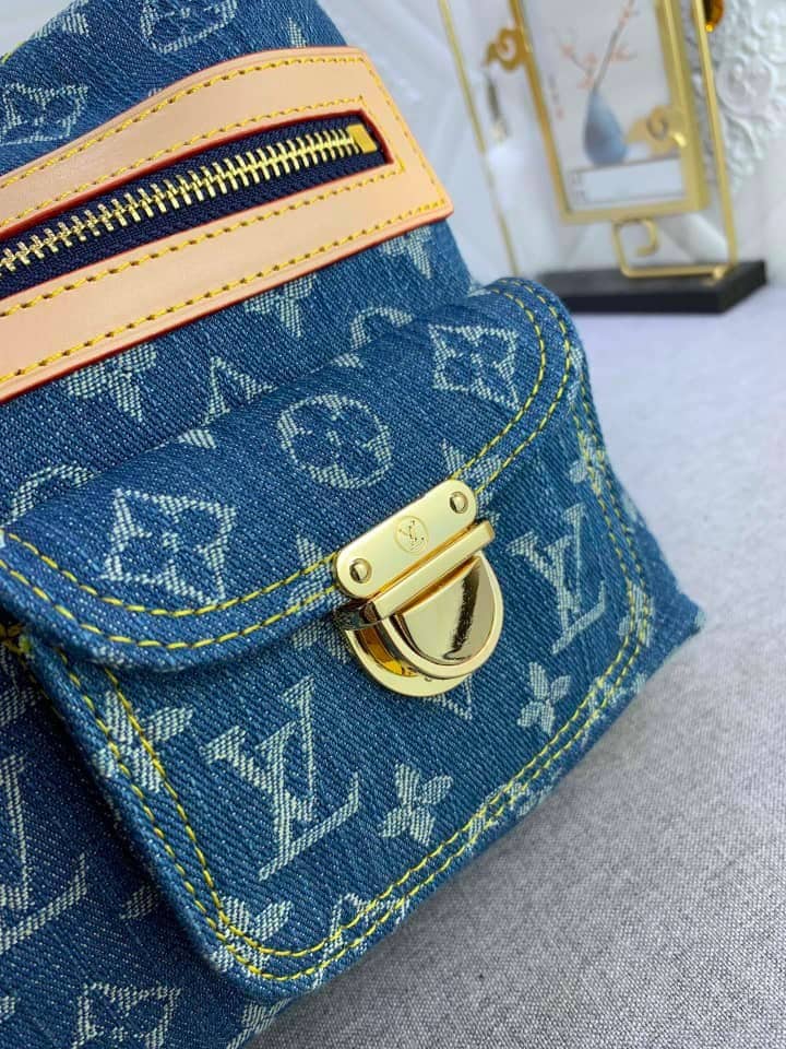 LOUIS VUITTON MONOGRAM DENIM BAGGY PM SHOULDER BAG BLUE 30CM - Image 4