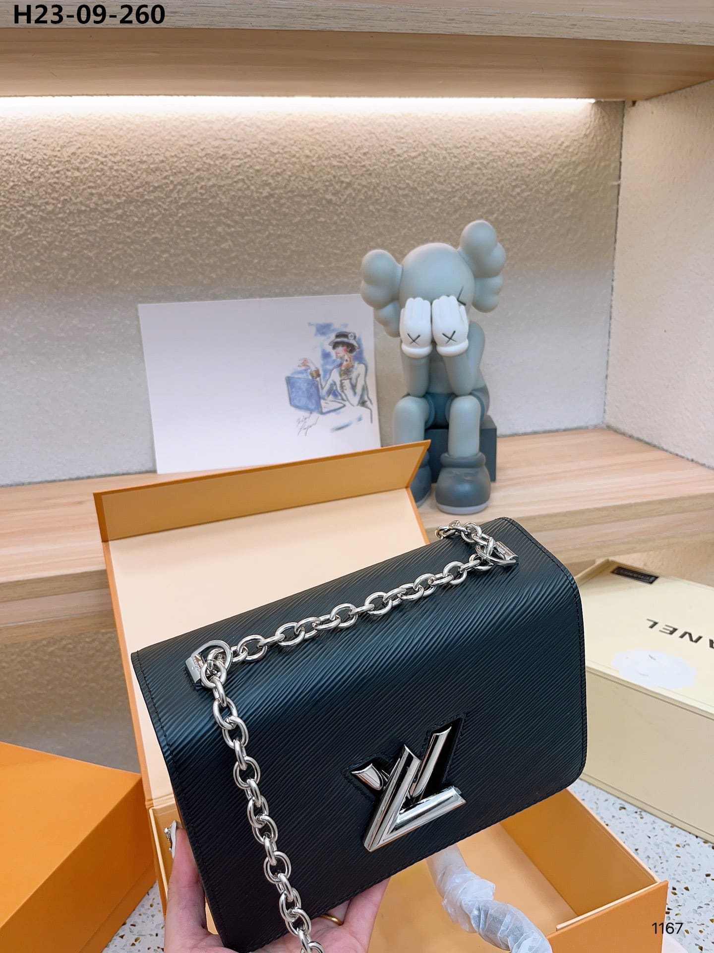 LOUIS VUITTON TWIST MM BAG BLACK 23CM M21110 - Image 3