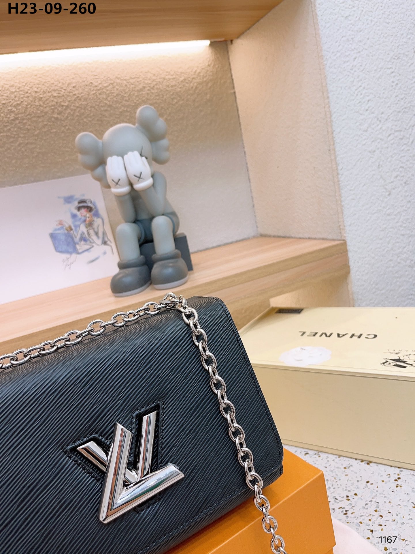 LOUIS VUITTON TWIST MM BAG BLACK 23CM M21110 - Image 4