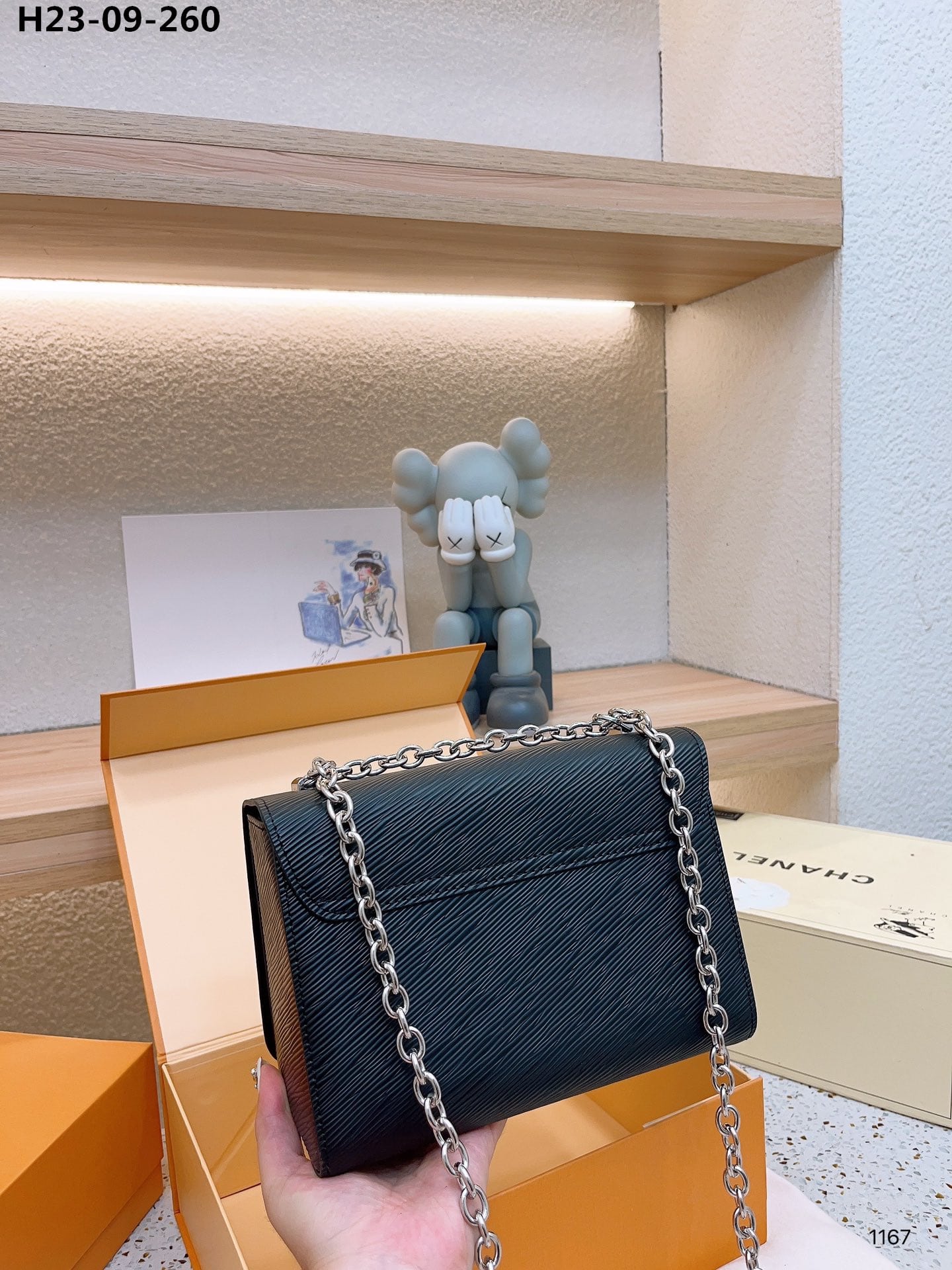 LOUIS VUITTON TWIST MM BAG BLACK 23CM M21110 - Image 5