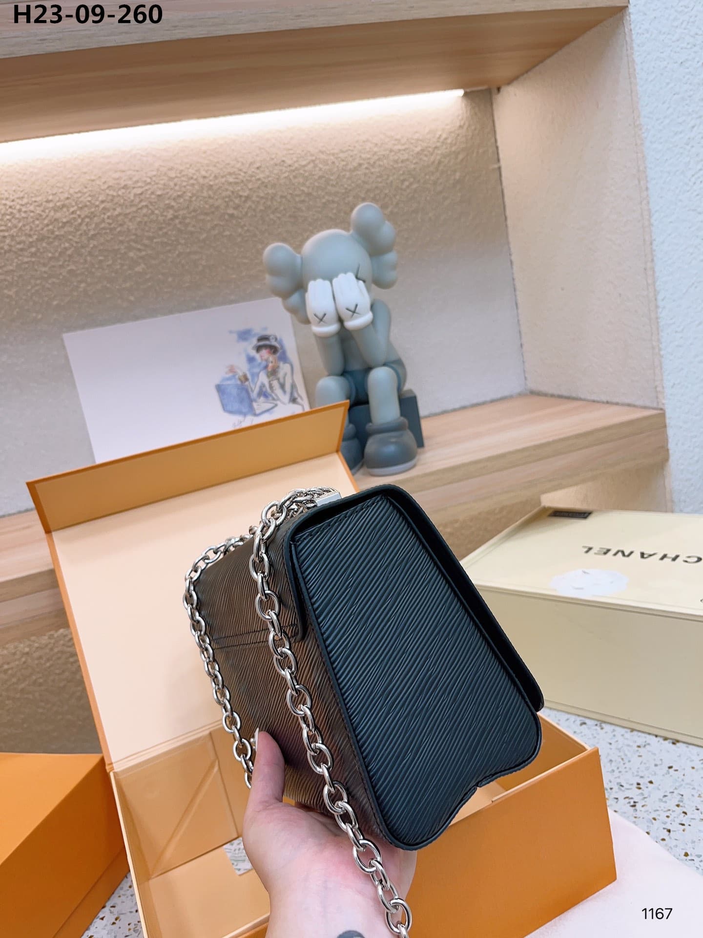 LOUIS VUITTON TWIST MM BAG BLACK 23CM M21110 - Image 6