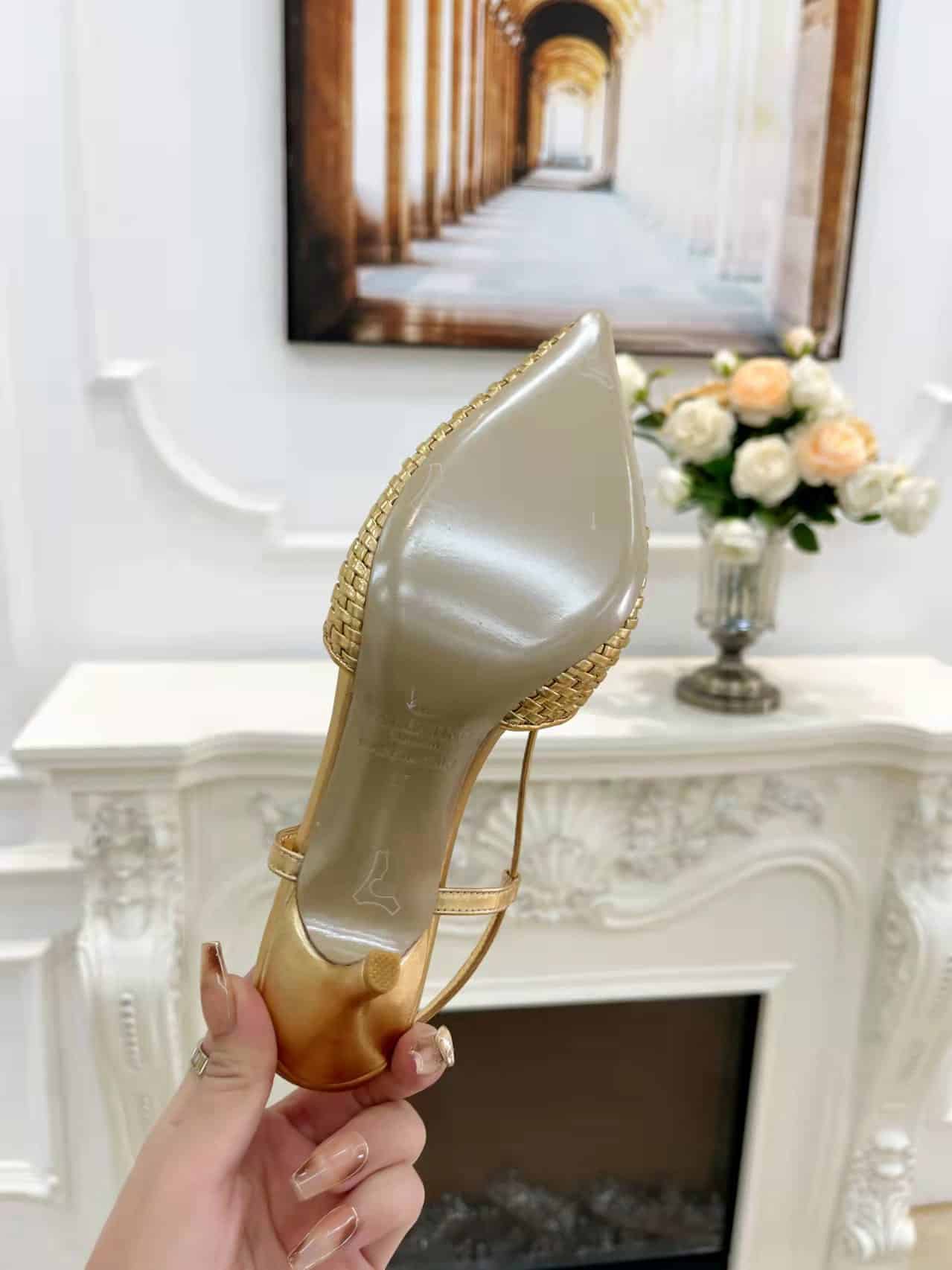 VALENTINO GARAVANI VLOGO WOVEN LEATHER SLINGBACK PUMPS GOLD - Image 3