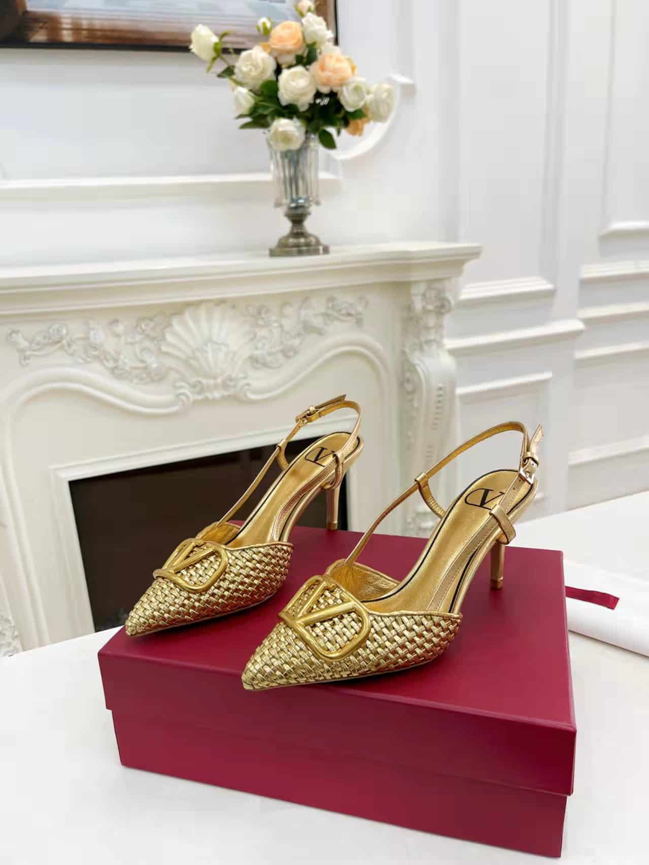 VALENTINO GARAVANI VLOGO WOVEN LEATHER SLINGBACK PUMPS GOLD - Image 7