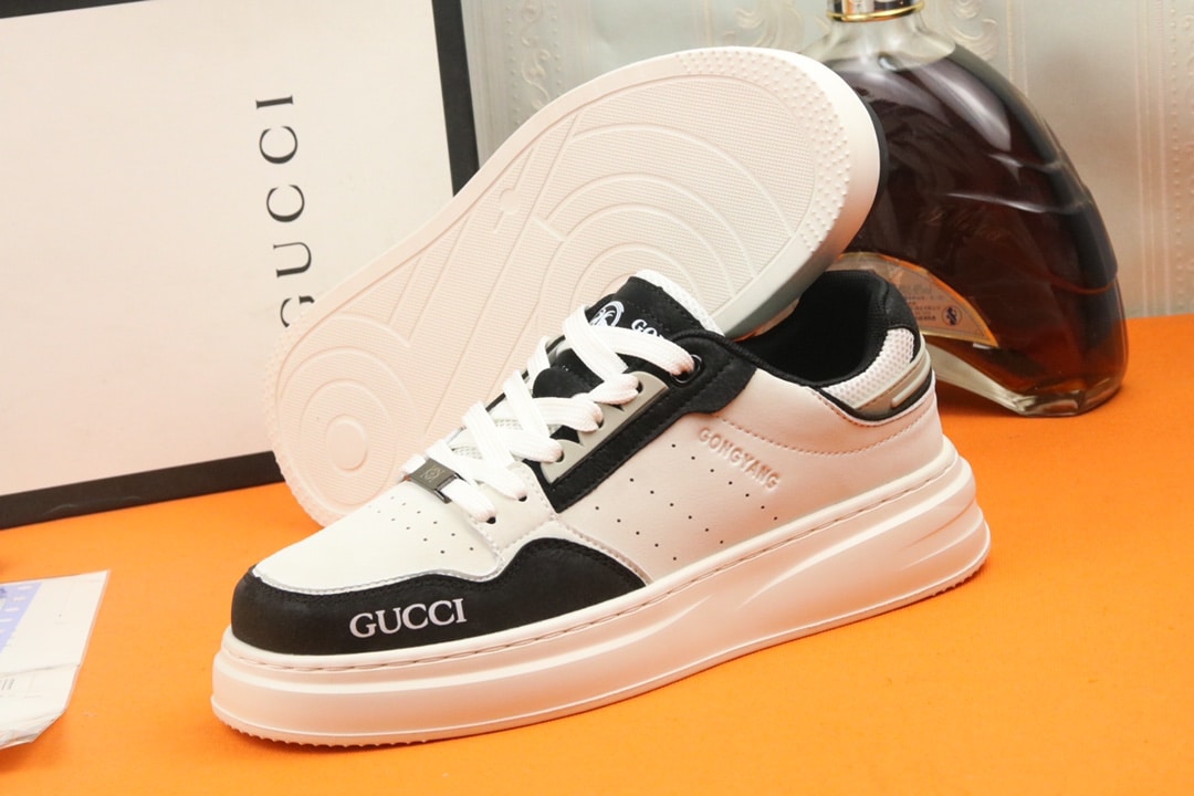GUCCI GG SNEAKER LEATHER IN WHITE AND BLACK - Image 4