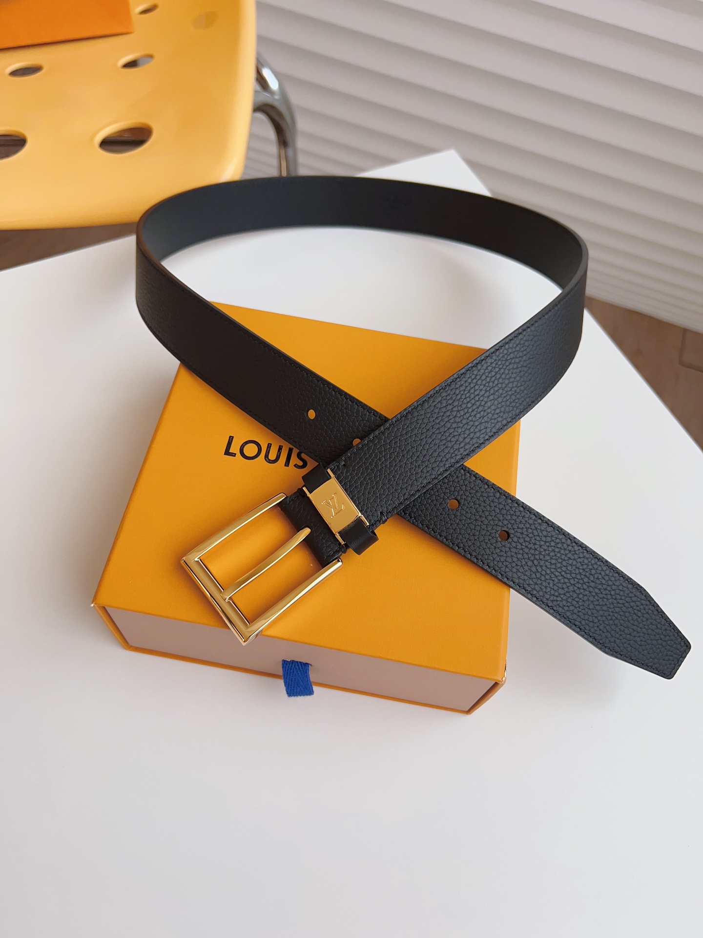 LOUIS VUITTON LV CITY PIN BELT GOLD HARDWARE BLACK 35MM - Image 4
