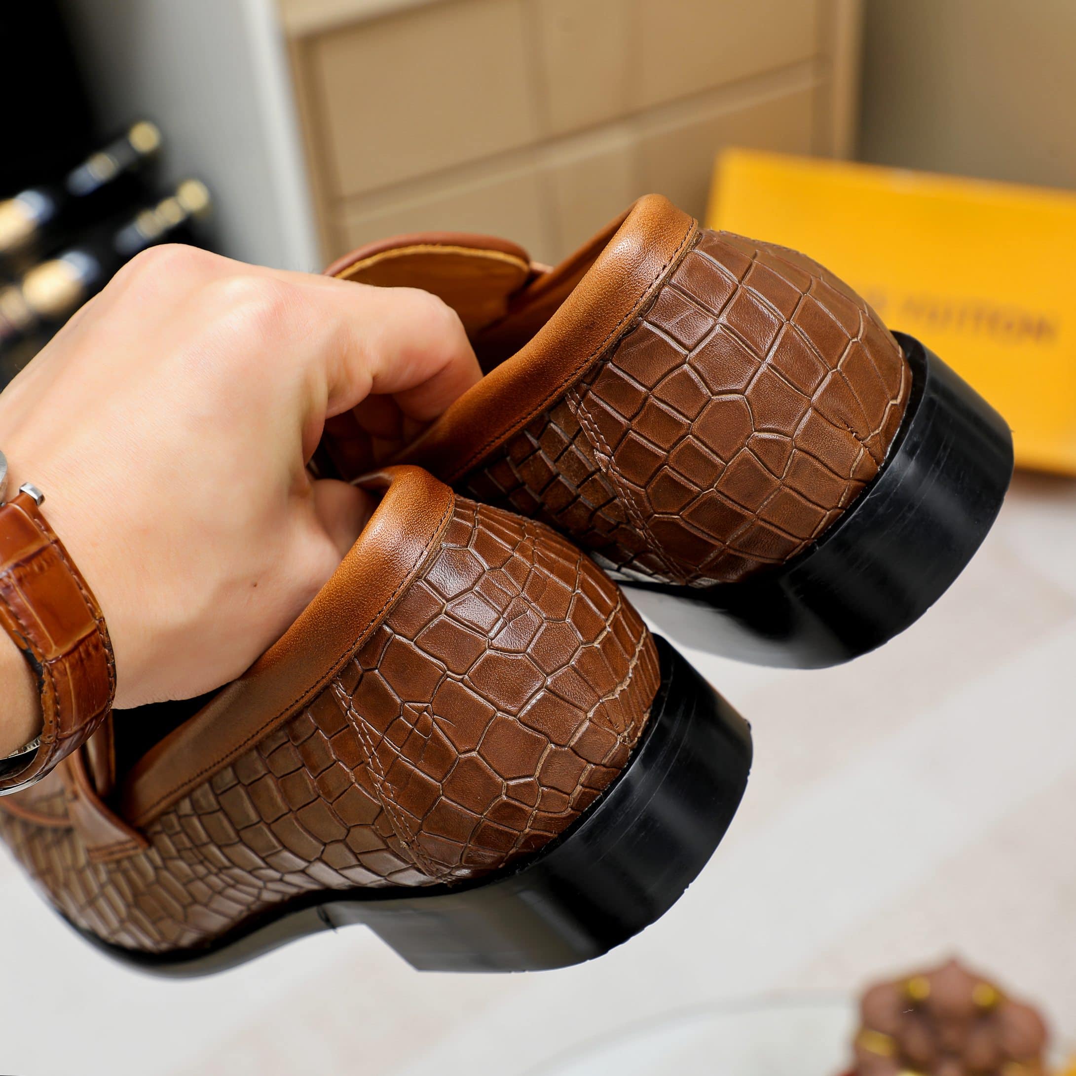 LOUIS VUITTON SOULIERS CLUB LOAFERS CROCODILE BROWN - Image 3