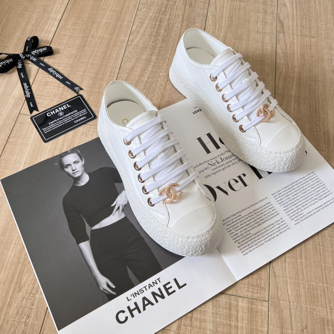 CHANEL WOMEN'S SNEAKERS CC TRAINERS IN WHITE - Image 2