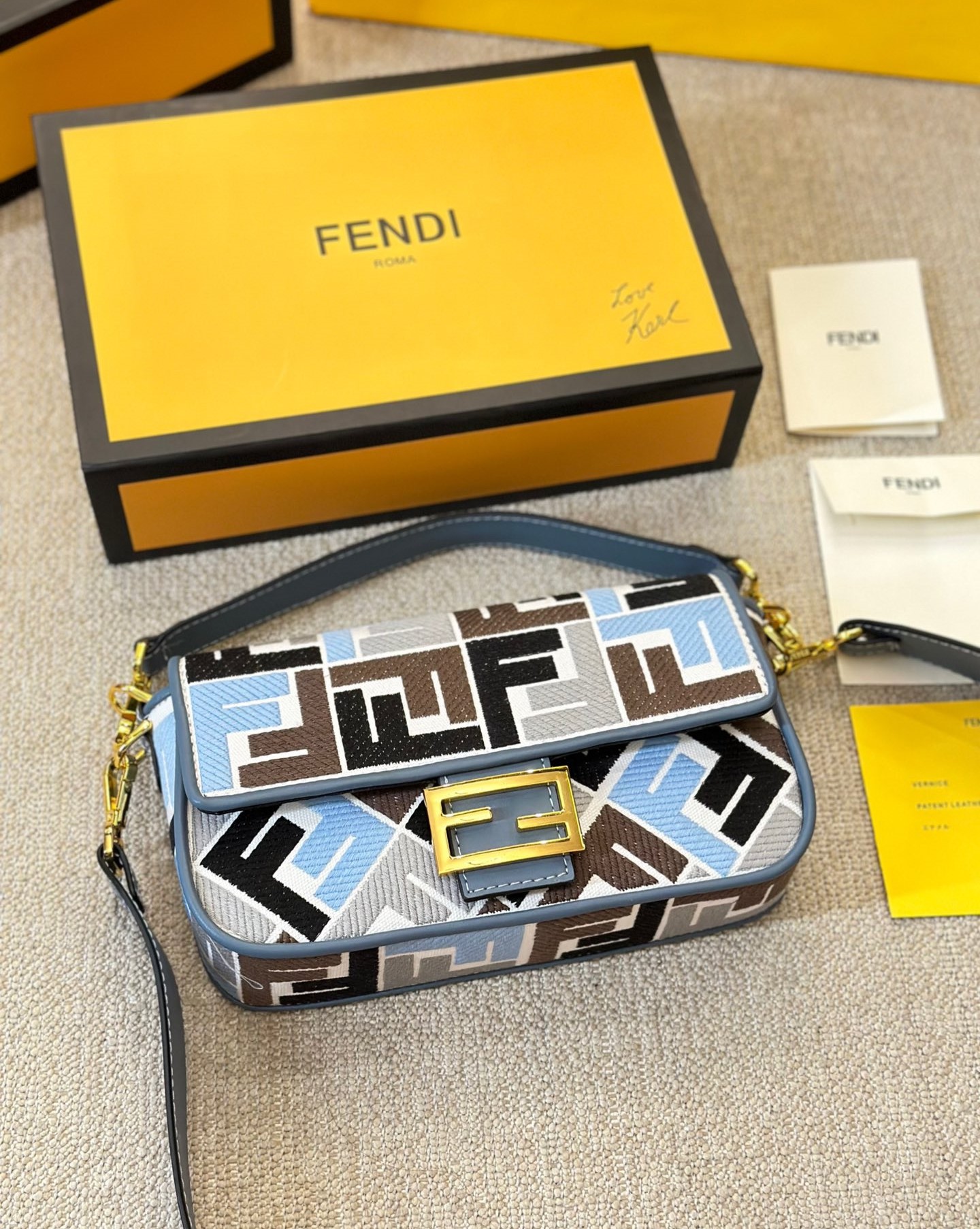 FENDI BAGUETTE FF EMBROIDERED SHOULDER BAG MULTICOLOR 26CM - Image 3