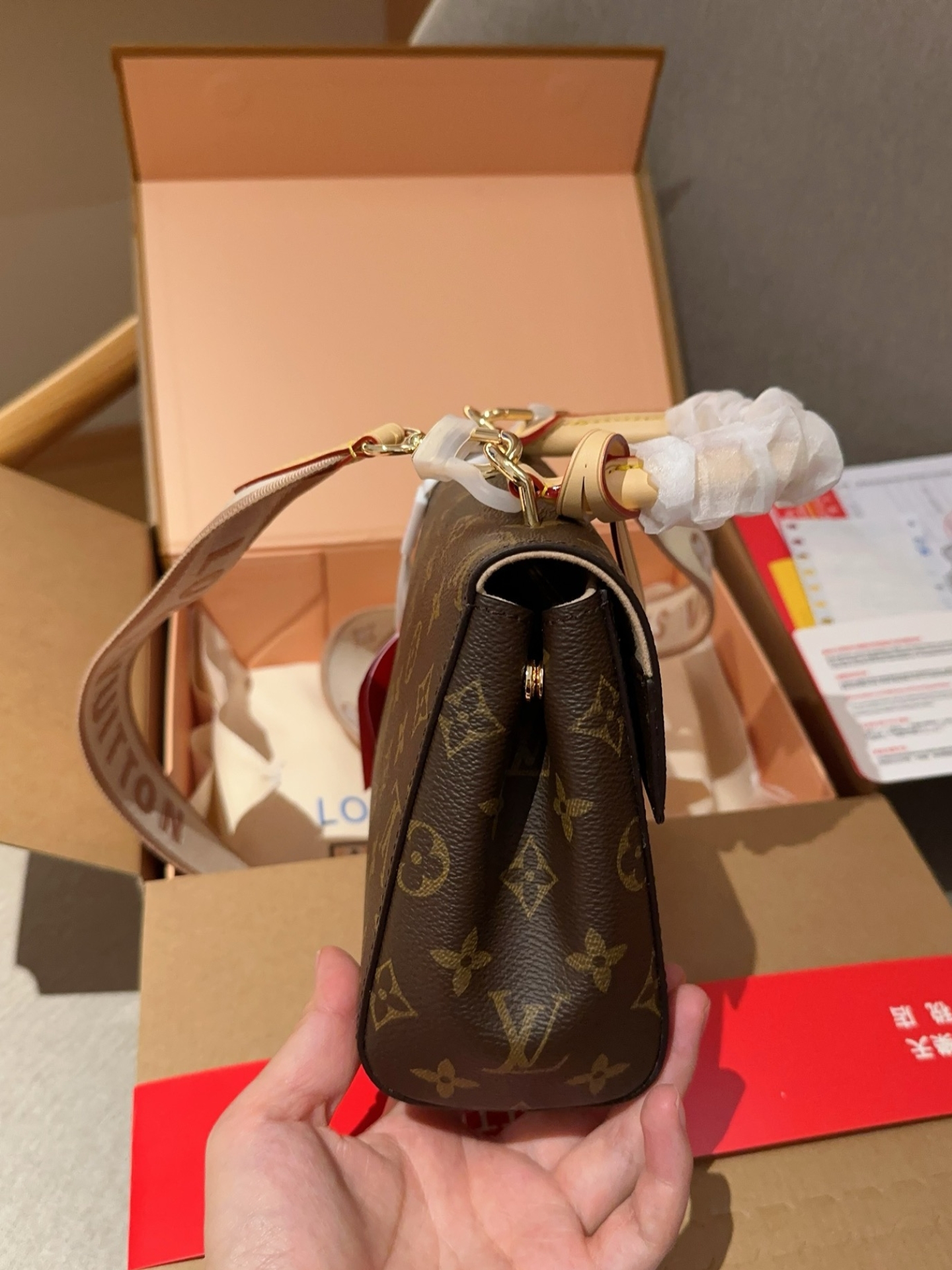 LOUIS VUITTON CLUNY MINI MONOGRAM BROWN 25CM M46055 - Image 5