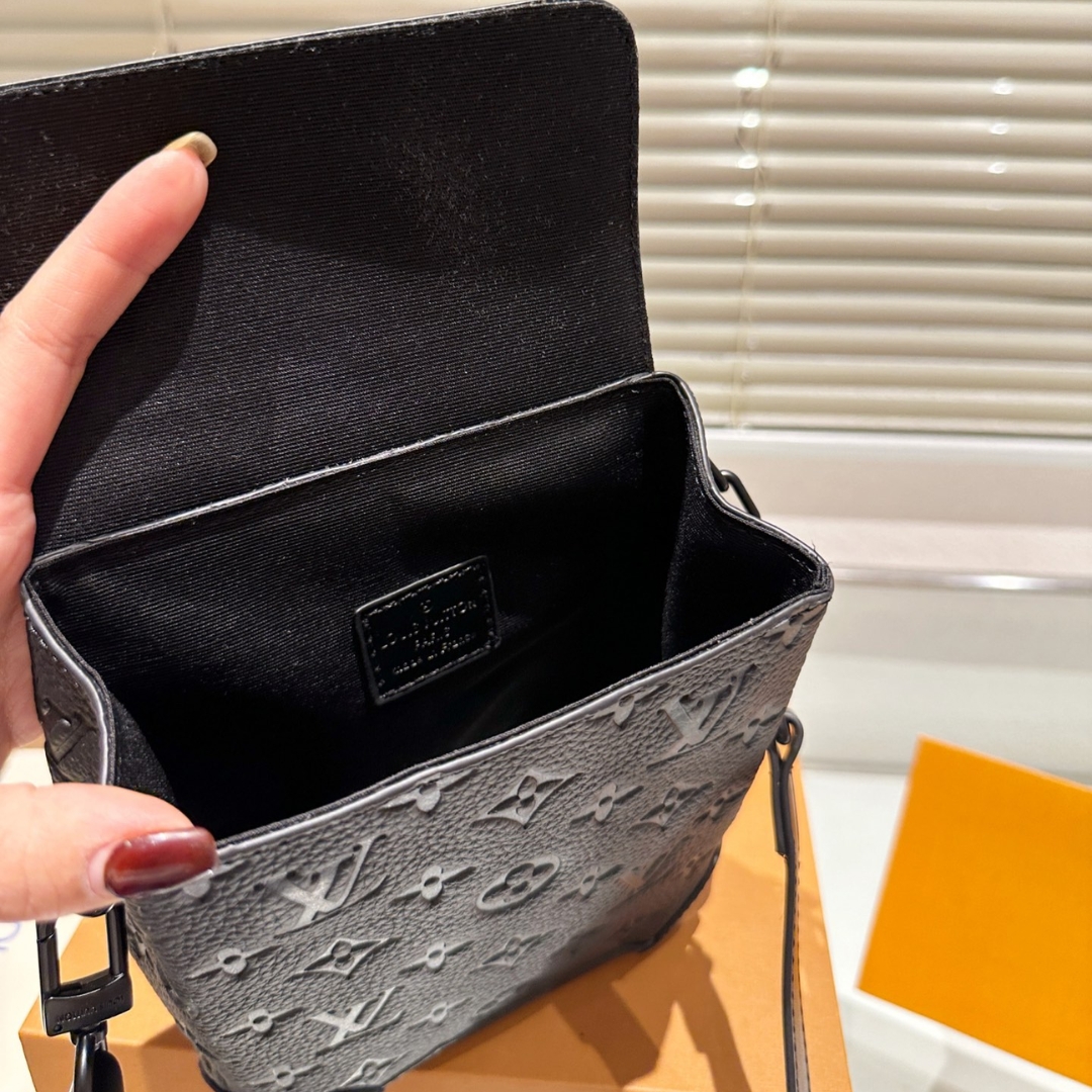 LOUIS VUITTON NANO STEAMER BAG TAURILLON MONOGRAM BLACK 14CM M82772 - Image 2